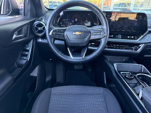 Used 2026 Chevrolet Equinox LT AWD/4WD image 14