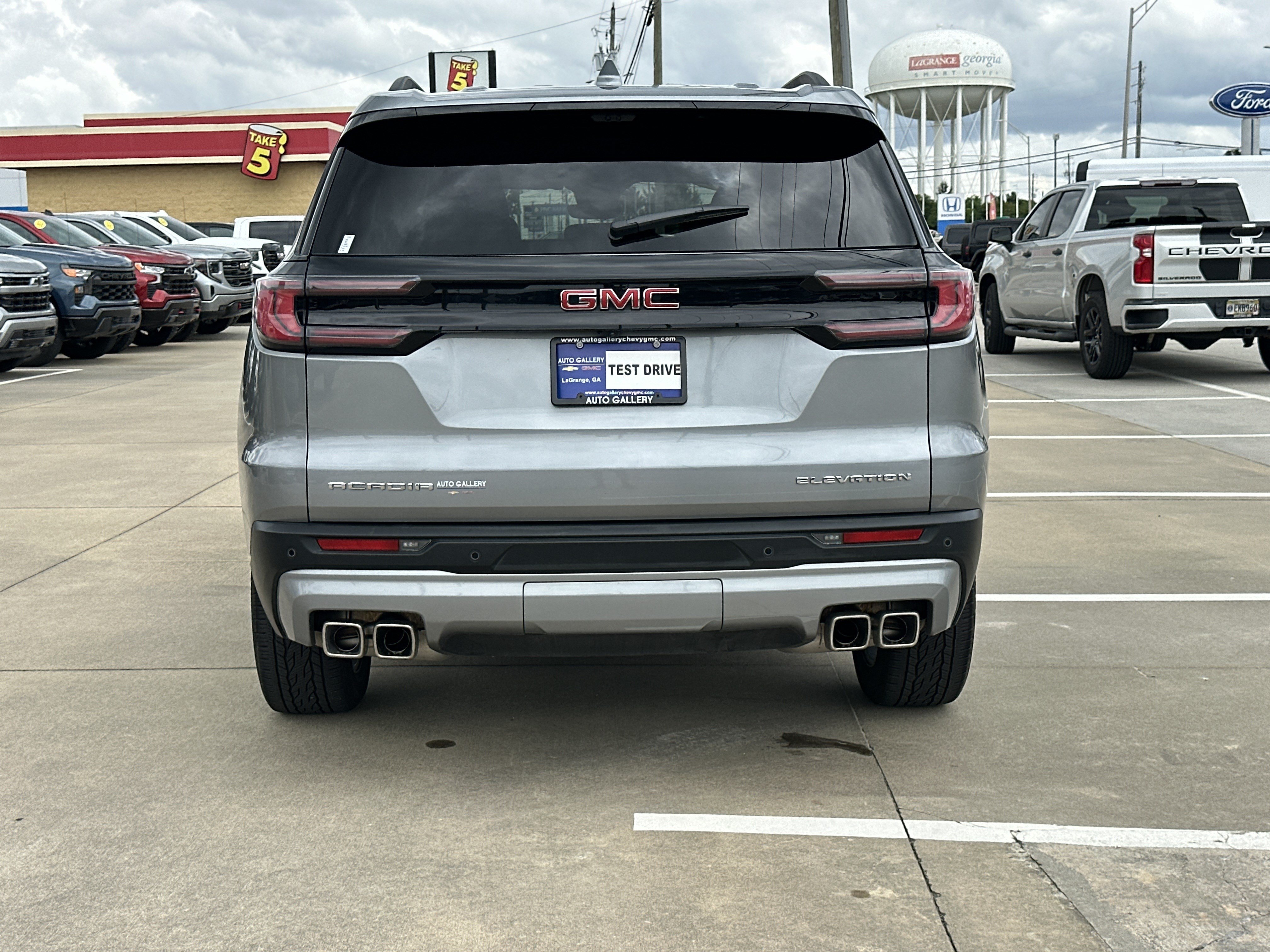 Certified 2026 GMC Acadia Elevation w/ Elevation Premium Package FWD image 10