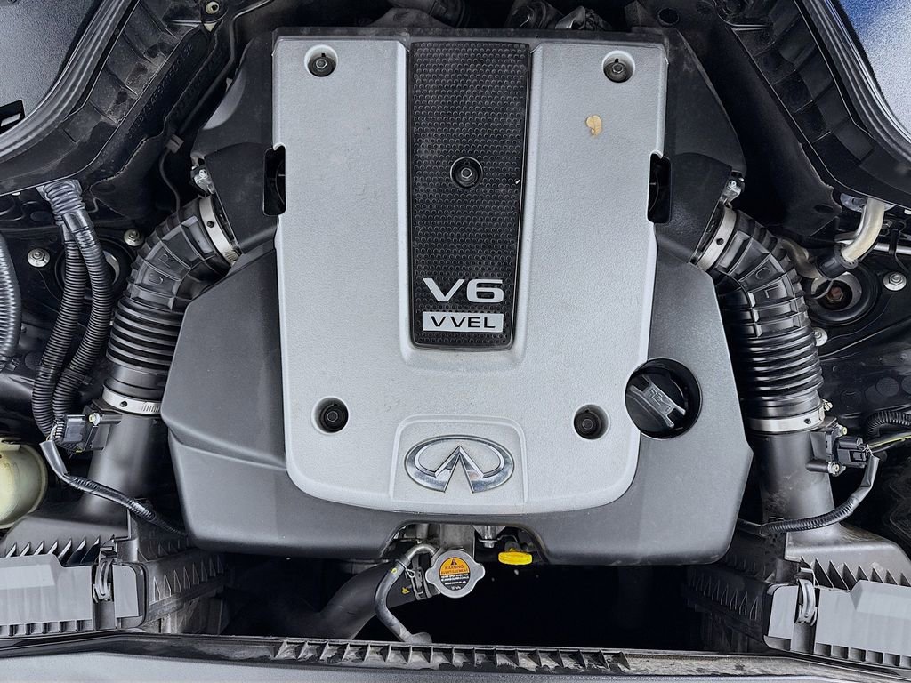 Used 2019 INFINITI Q70 Luxe w/ Proactive Package image 32