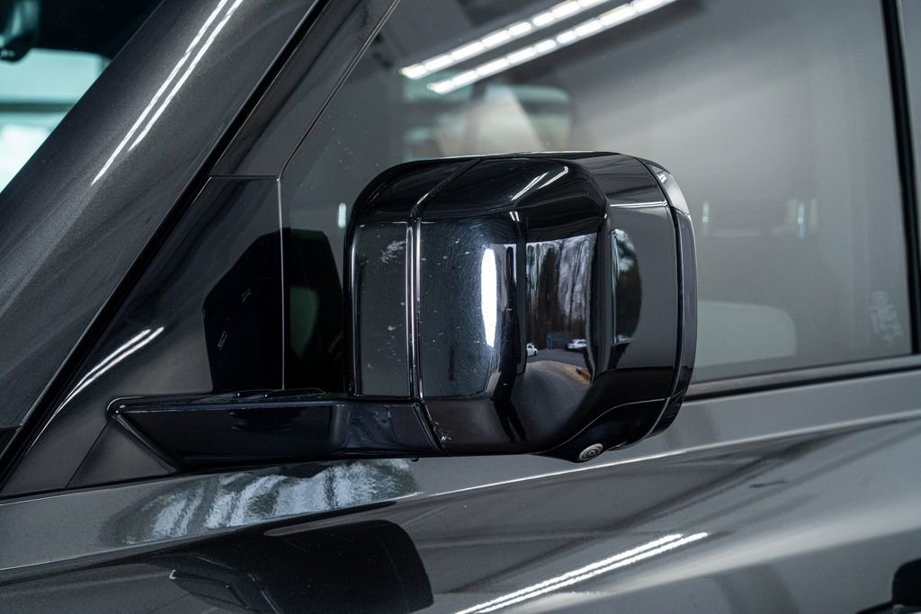 Used 2023 Land Rover Defender 130 X-Dynamic SE image 24