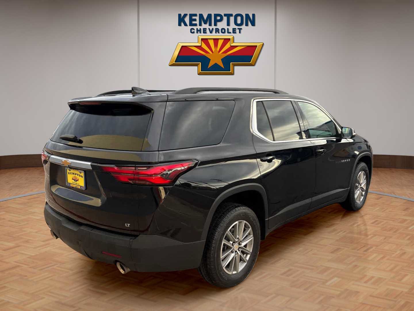 Used 2023 Chevrolet Traverse LT FWD image 6