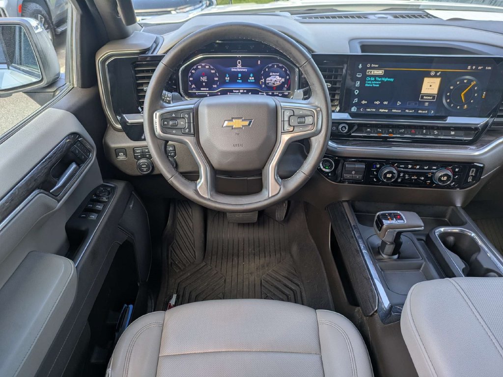 Used 2025 Chevrolet Silverado 1500 LTZ AWD/4WD image 16