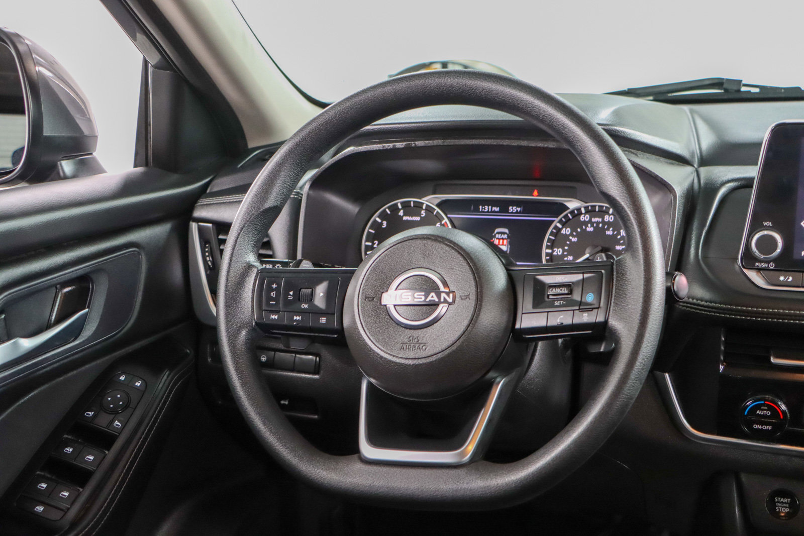 Used 2024 Nissan Rogue SV image 12