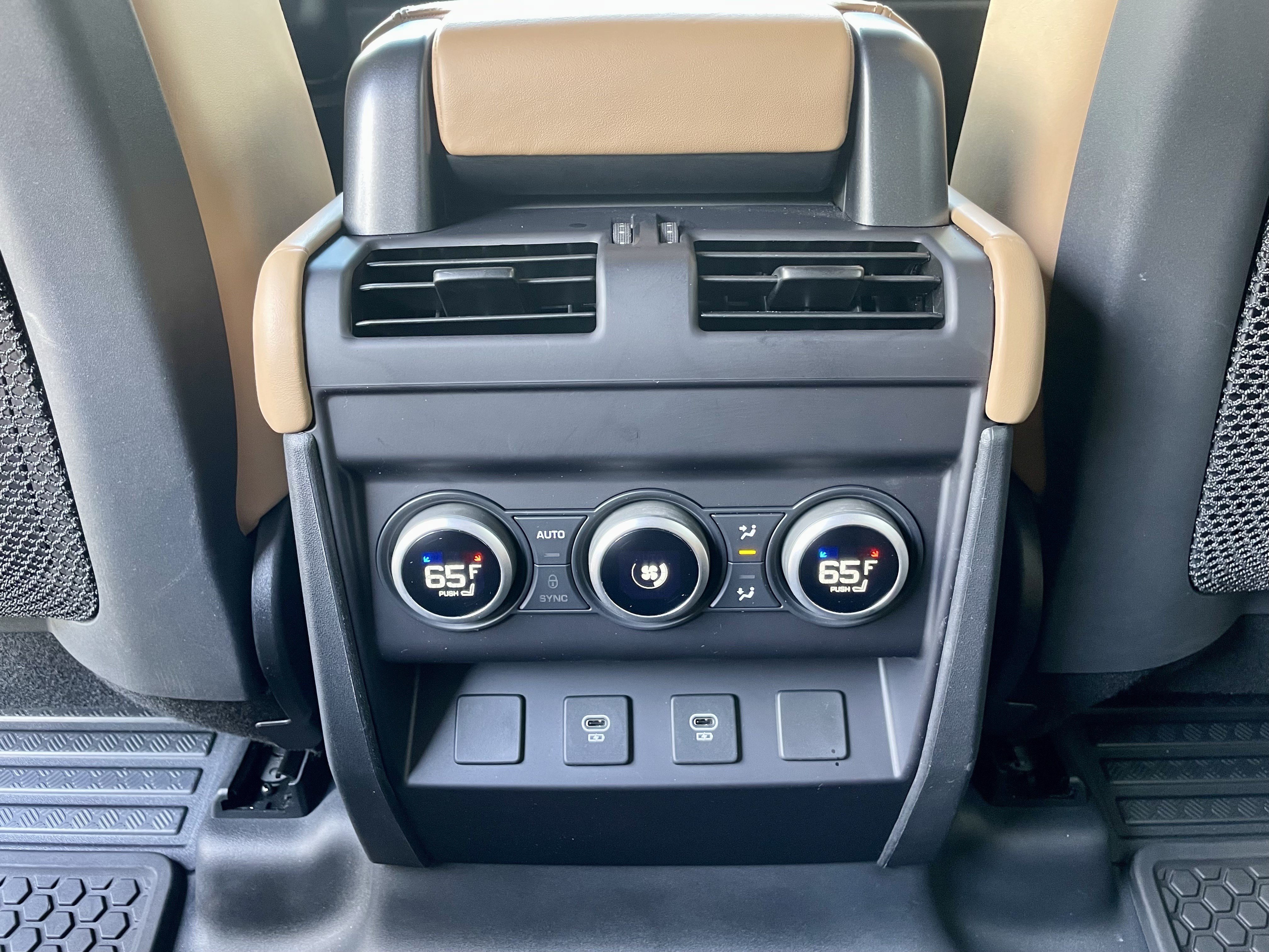 Certified 2025 Land Rover Defender 110 X-Dynamic SE AWD/4WD image 26