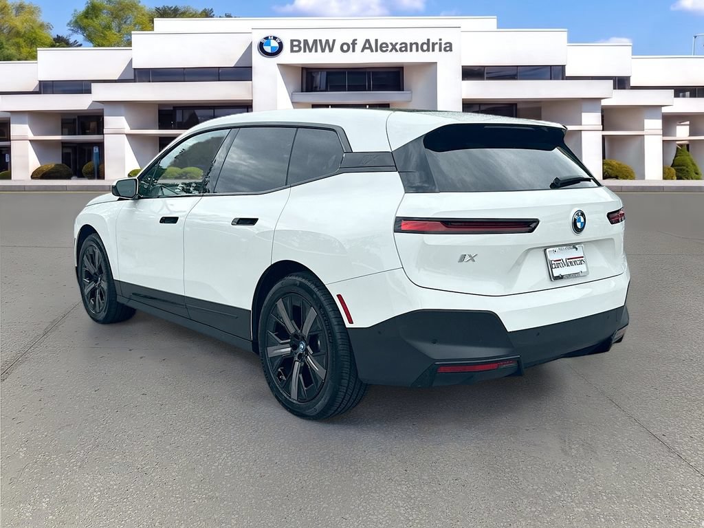 Certified 2024 BMW iX xDrive50 AWD/4WD image 5