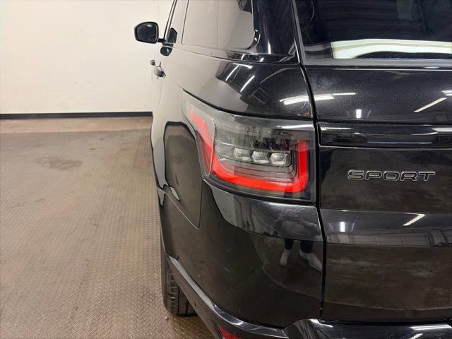 Used 2018 Land Rover Range Rover Sport HSE Dynamic image 9