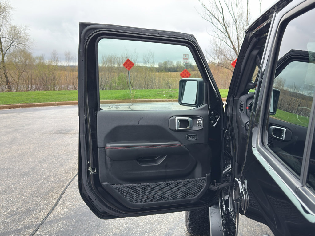 Used 2024 Jeep Wrangler Unlimited Rubicon AWD/4WD image 12