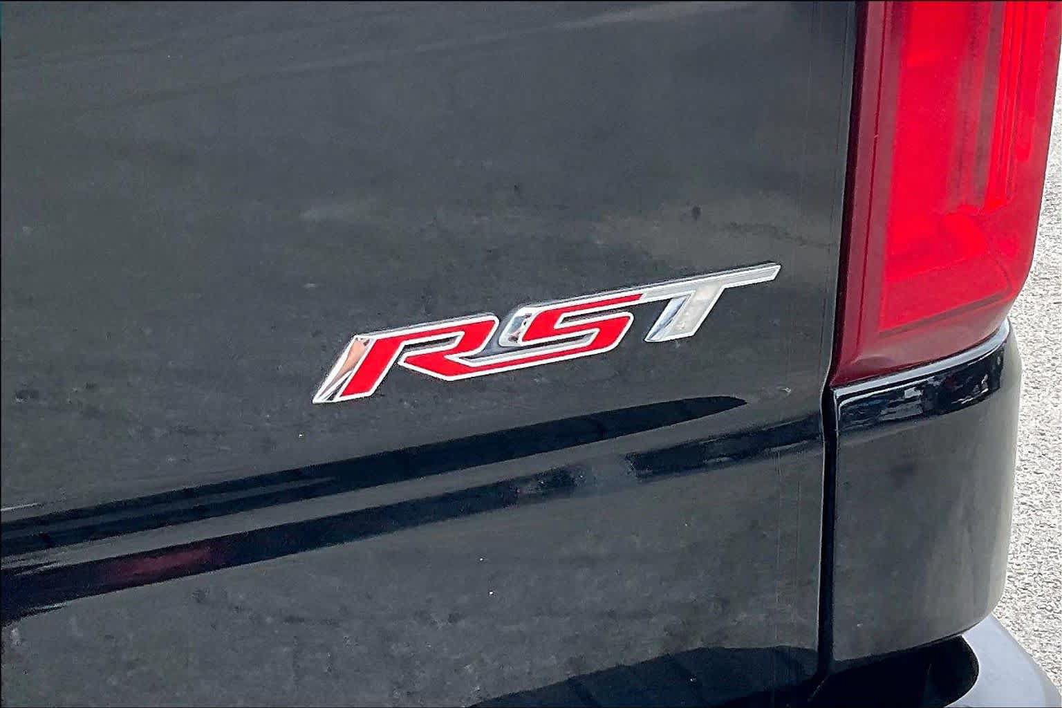 Used 2023 Chevrolet Silverado 1500 RST AWD/4WD image 10