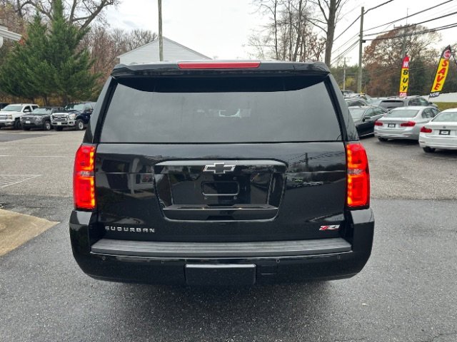 Used 2019 Chevrolet Suburban LT image 4
