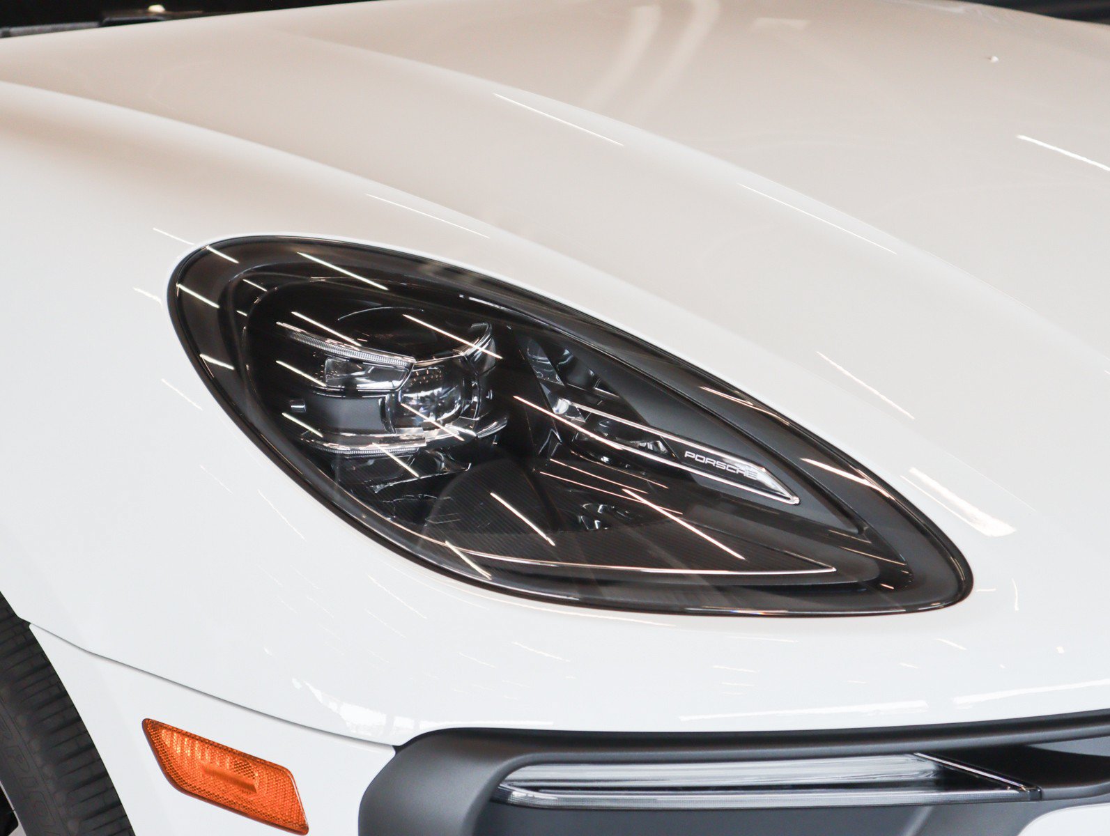 Certified 2026 Porsche Macan AWD/4WD image 31
