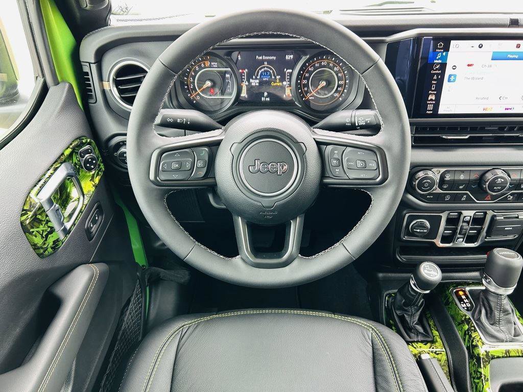 New 2025 Jeep Gladiator Sport w/ Premium Package image 17