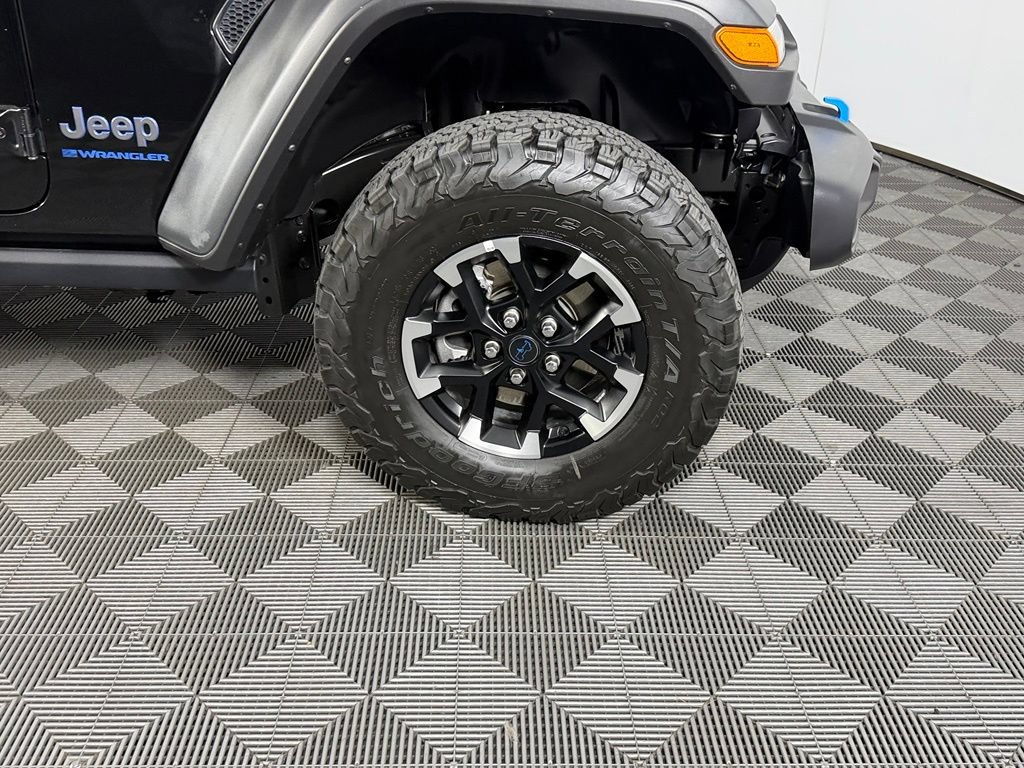 Used 2025 Jeep Wrangler Unlimited Rubicon 4xe w/ Safety Group AWD/4WD image 33