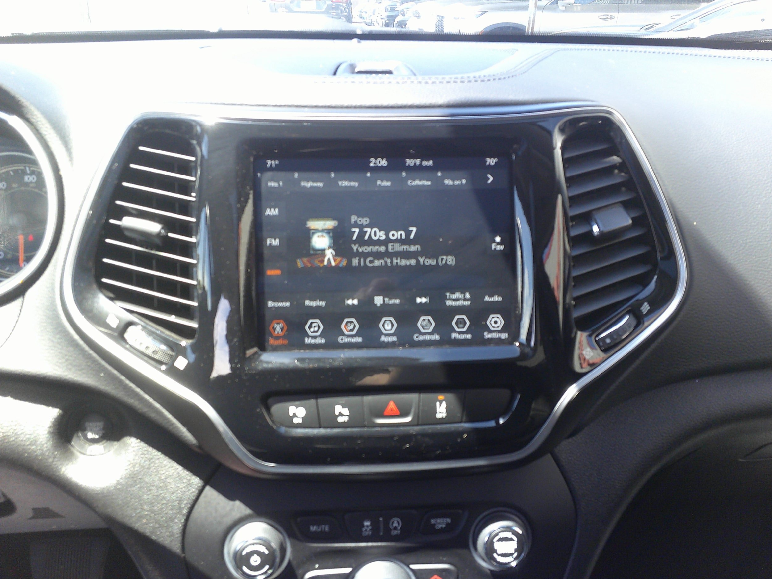 Used 2021 Jeep Cherokee Limited AWD/4WD image 26