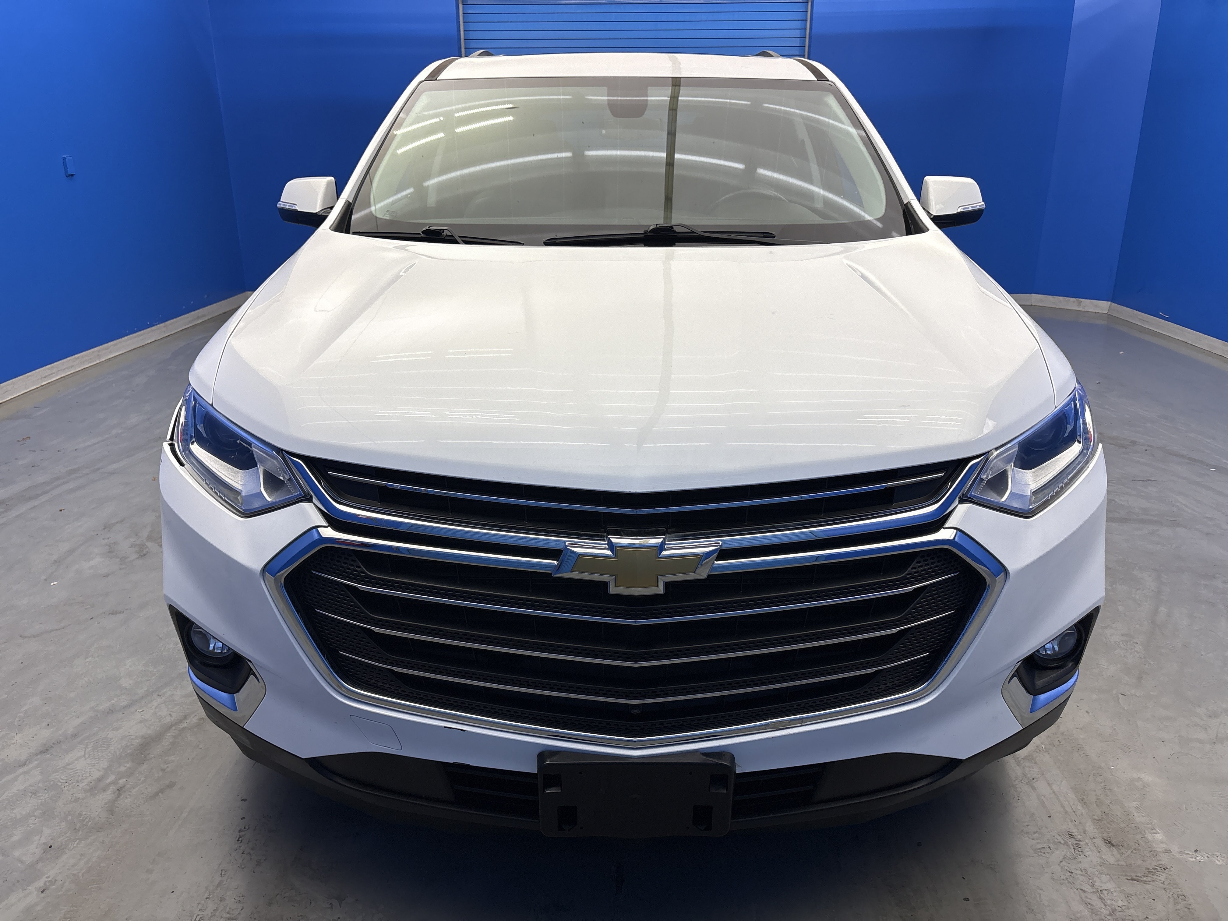 Used 2019 Chevrolet Traverse LT w/ LT Premium Package FWD image 3