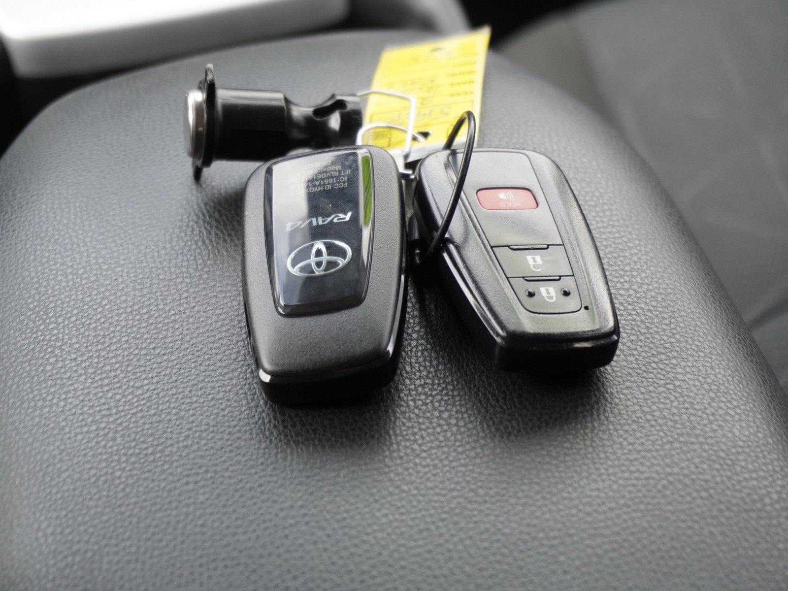 Used 2025 Toyota RAV4 XLE AWD/4WD image 17