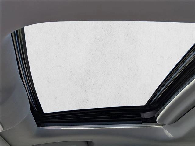 Used 2022 Toyota Highlander XLE FWD image 14