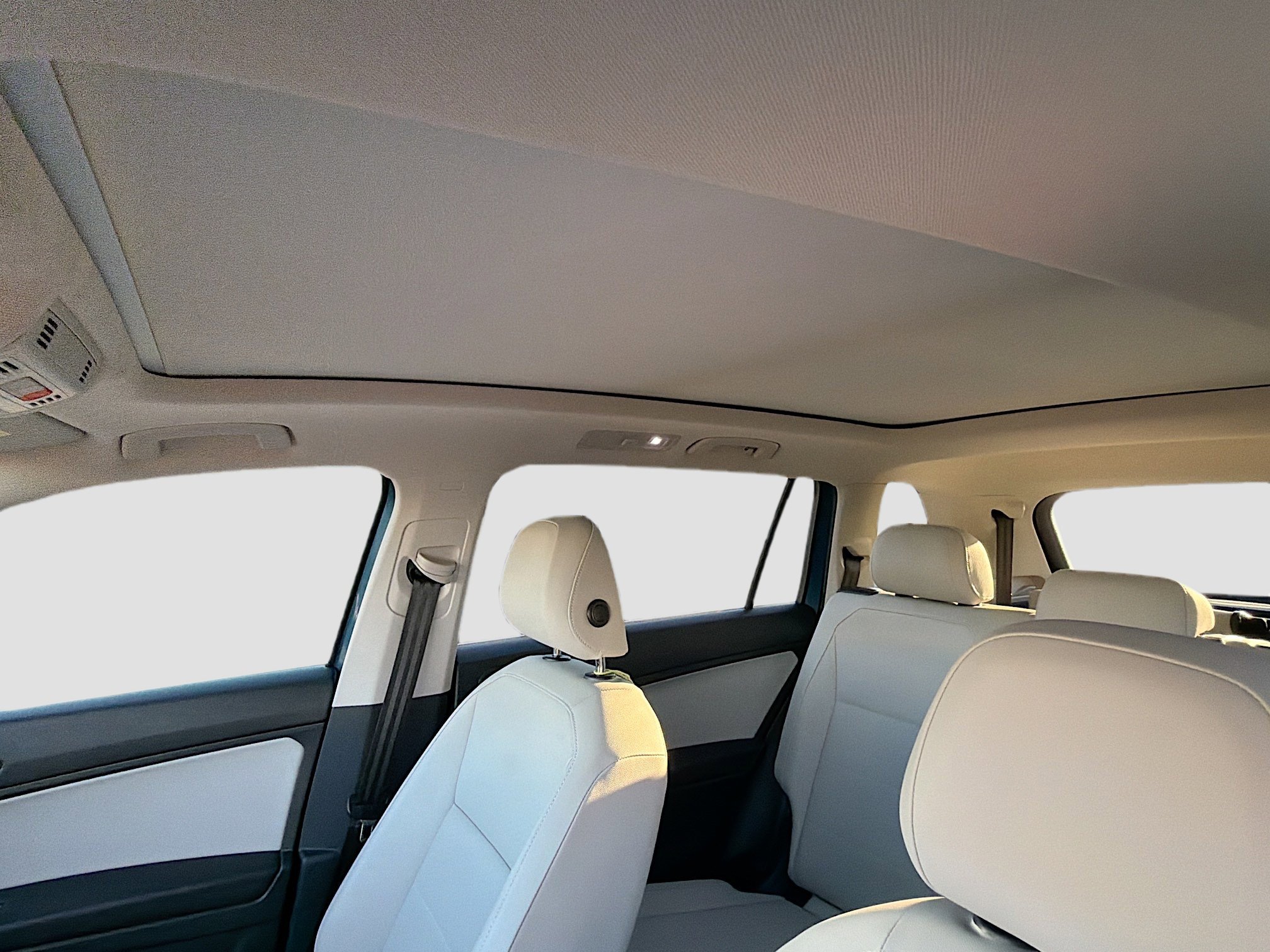 Used 2019 Volkswagen Tiguan SE image 27