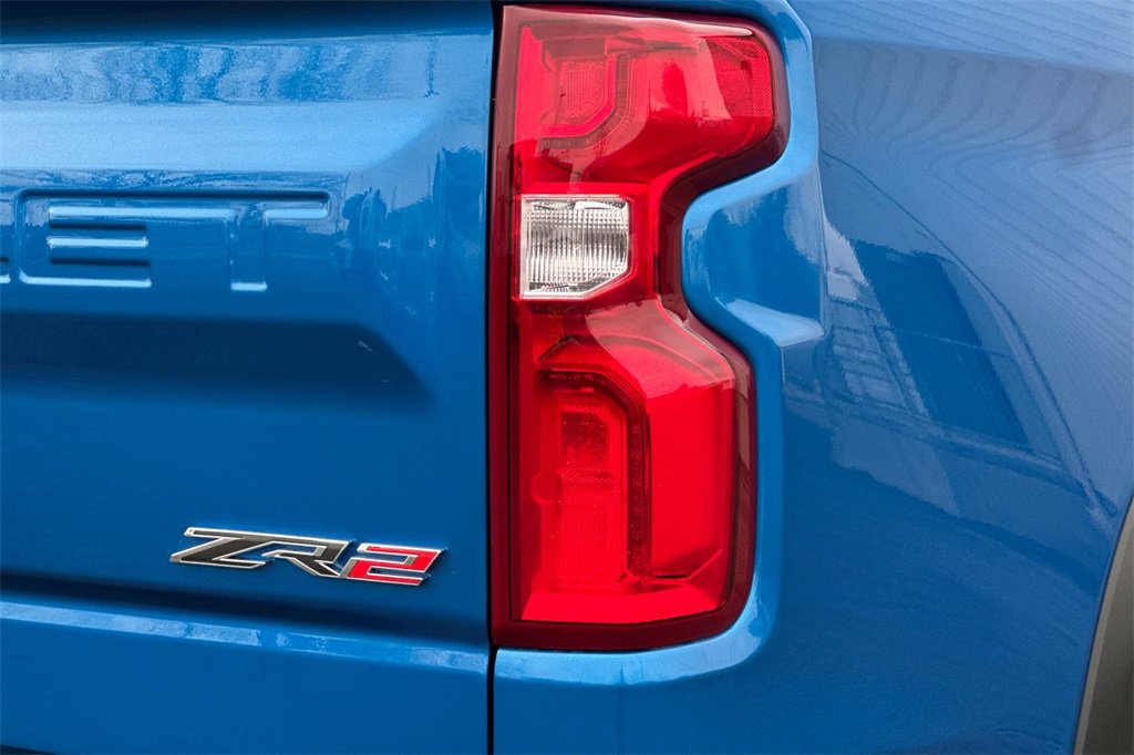 Used 2024 Chevrolet Silverado 1500 ZR2 w/ Technology Package image 28