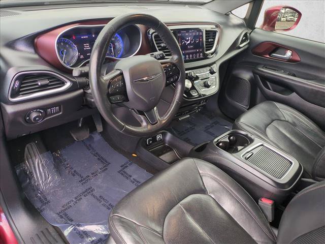 Used 2020 Chrysler Pacifica Touring-L FWD image 10