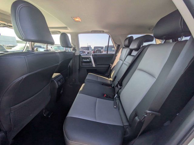 Used 2022 Toyota 4Runner SR5 Premium w/ Moonroof Package AWD/4WD image 15