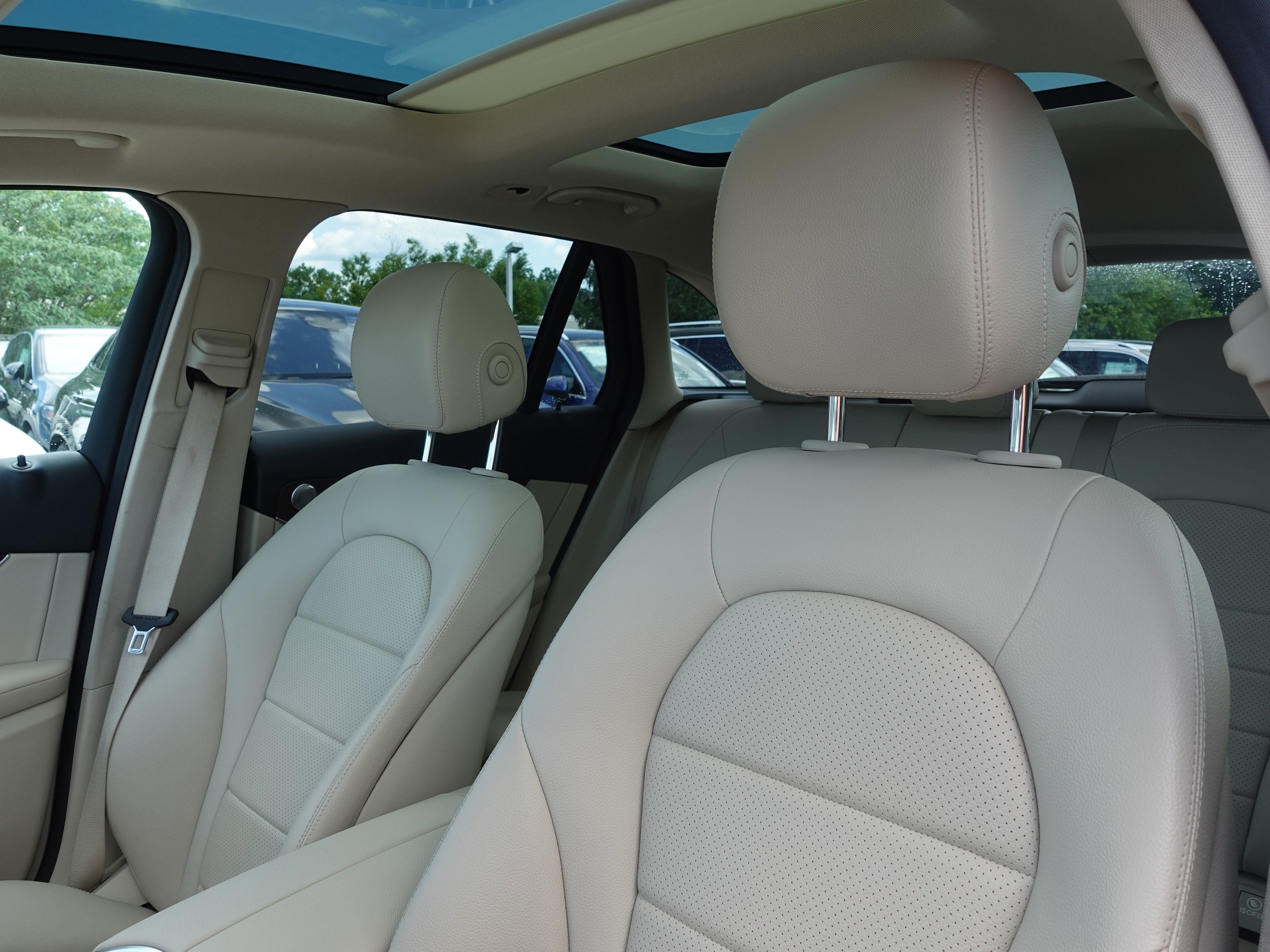 Used 2021 Mercedes-Benz GLC 300 4MATIC image 16