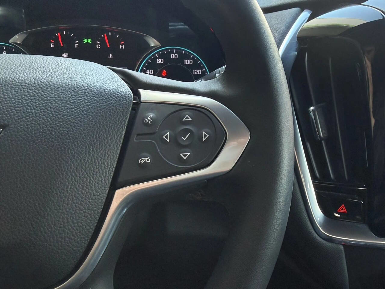 Used 2023 Chevrolet Traverse RS image 33