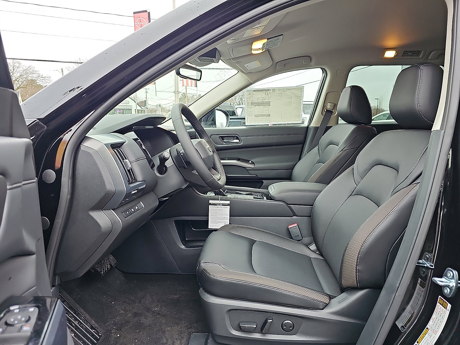 New 2026 Nissan Pathfinder SL image 9