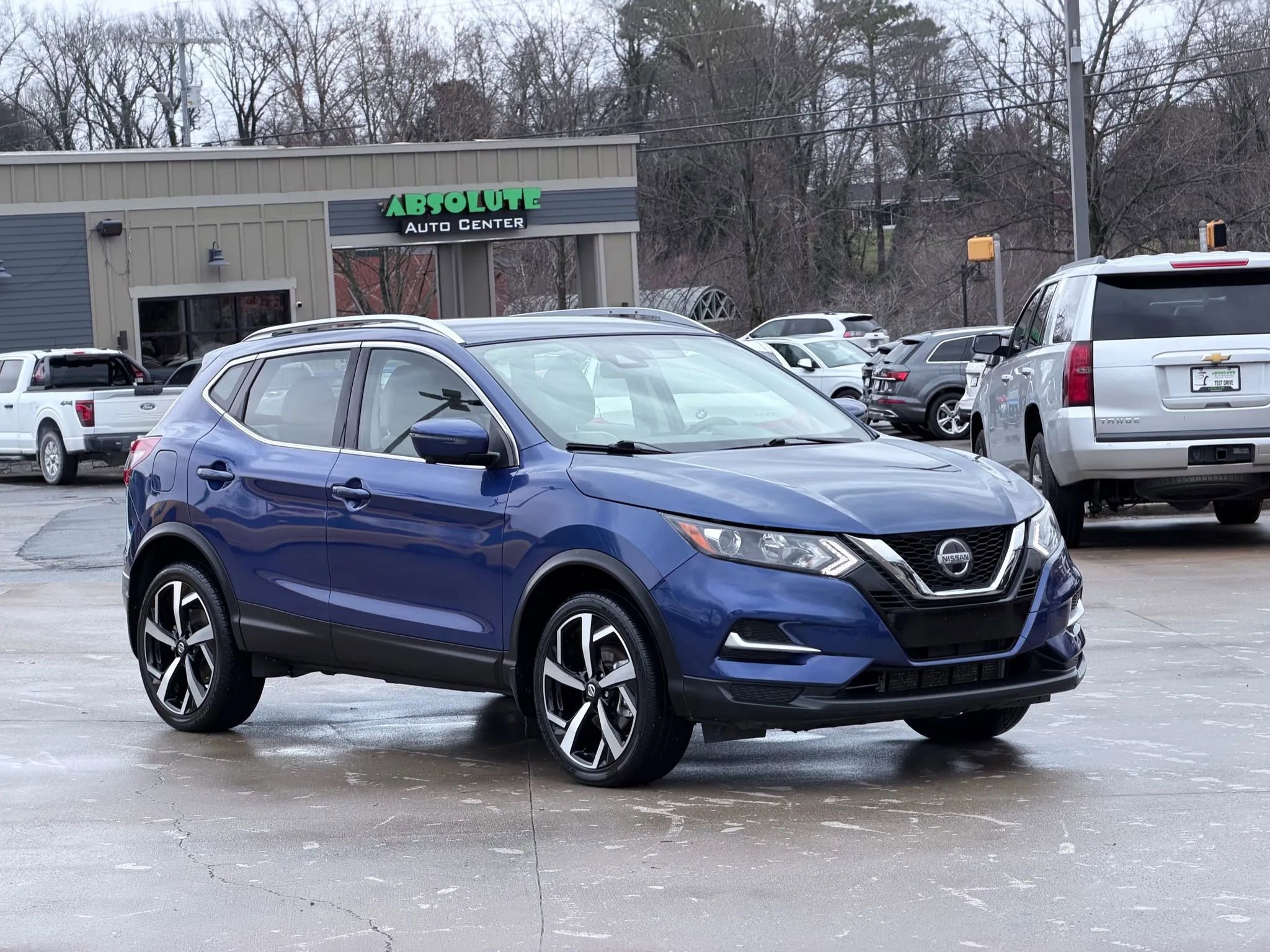 Used 2022 Nissan Rogue Sport SL image 1