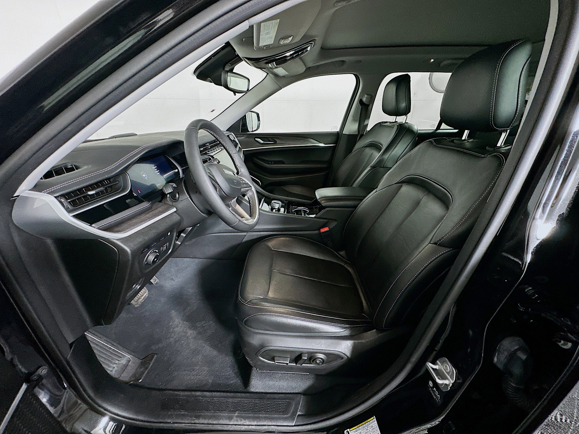 Used 2022 Jeep Grand Cherokee Limited 4xe w/ MOPAR Finishing Package image 13