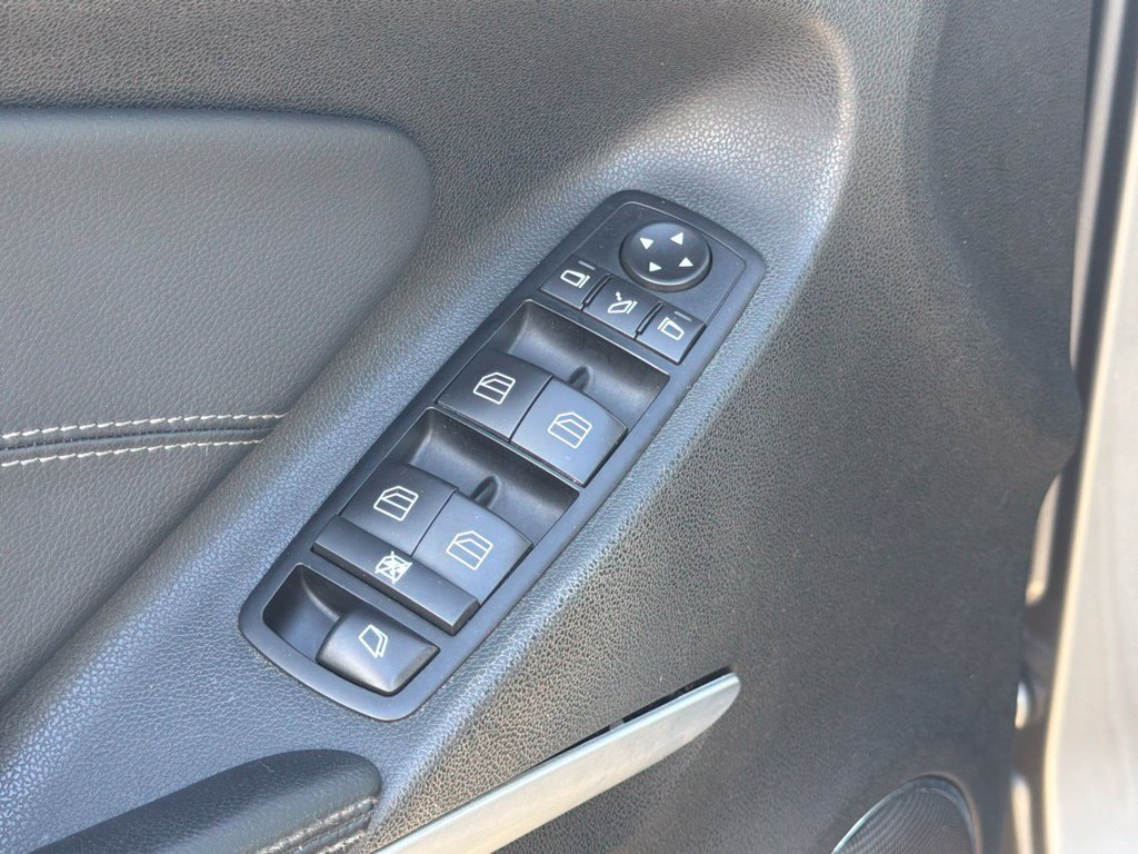 Used 2011 Mercedes-Benz GL 450 4MATIC image 22