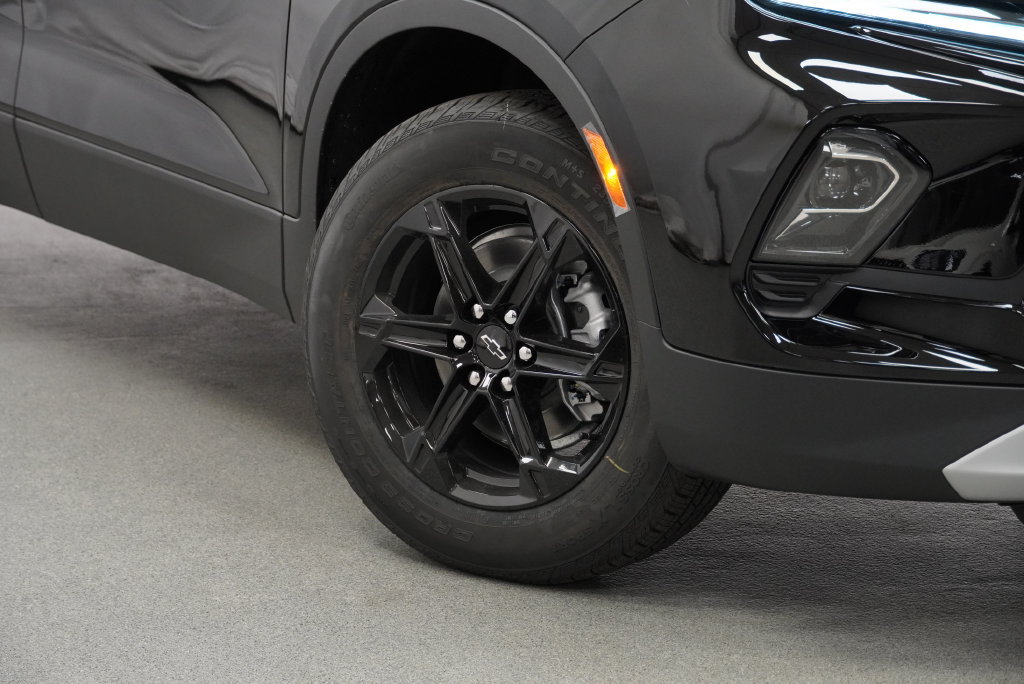 New 2026 Chevrolet Blazer LT w/ Convenience Package AWD/4WD image 10
