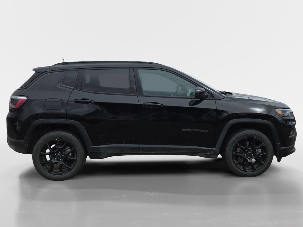 Used 2025 Jeep Compass Latitude w/ Convenience Group AWD/4WD image 7