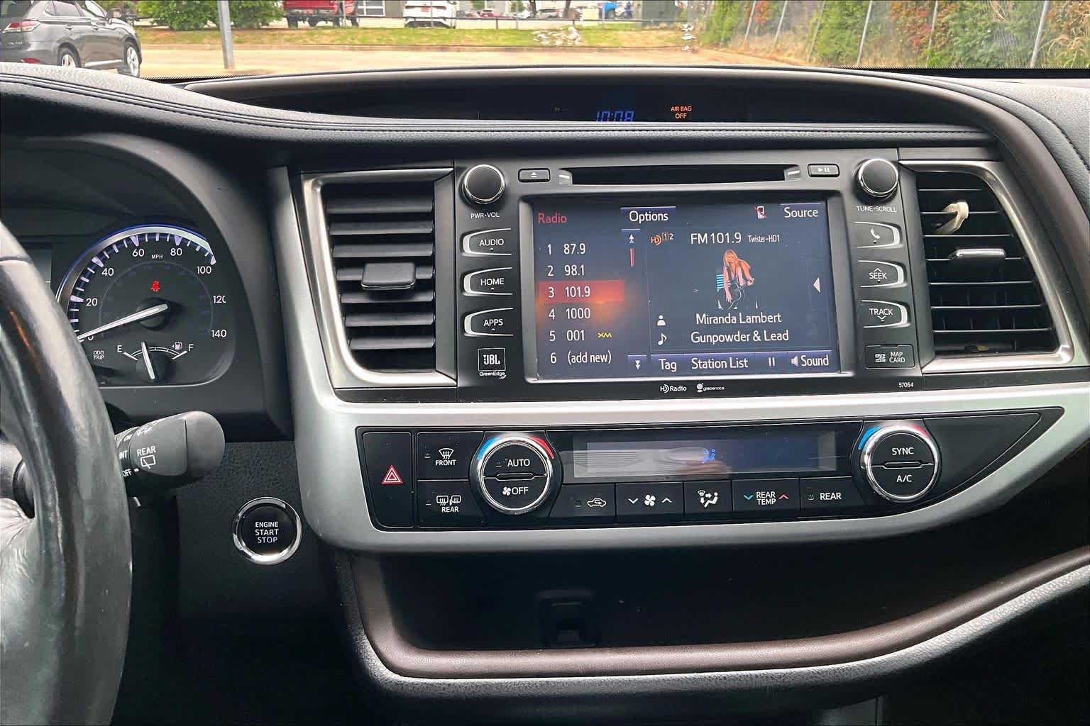 Used 2014 Toyota Highlander Limited Platinum AWD/4WD image 7
