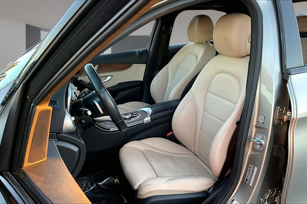 Used 2020 Mercedes-Benz C 300 Sedan image 19