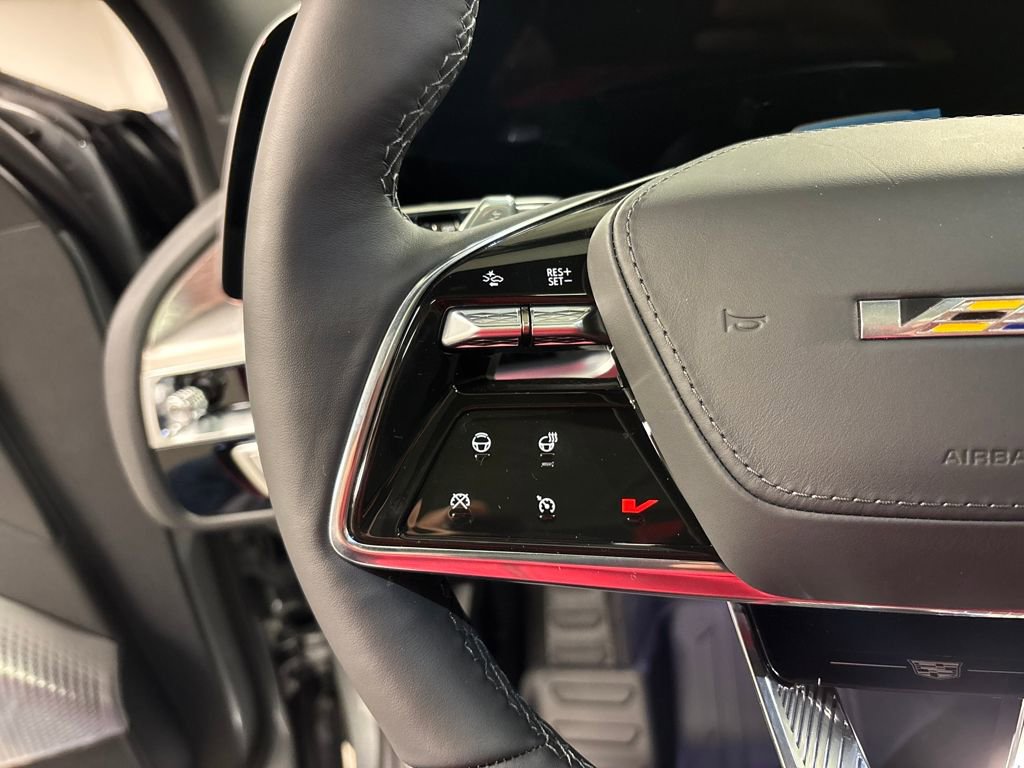 New 2026 Cadillac Lyriq V image 38