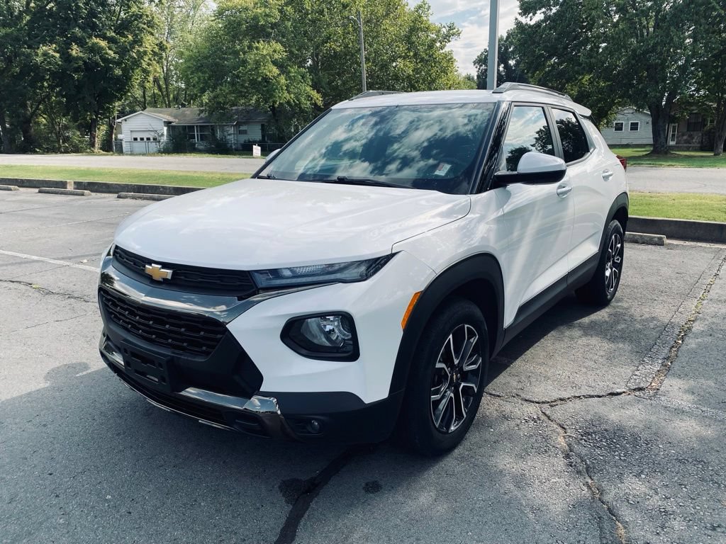 Used 2021 Chevrolet TrailBlazer ACTIV w/ Technology Package AWD/4WD image 3