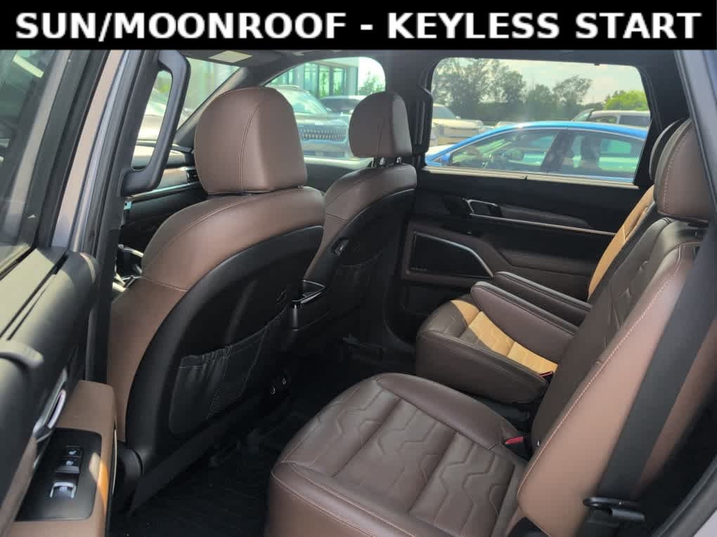 Used 2022 Kia Telluride SX w/ SX Prestige Package AWD/4WD image 8