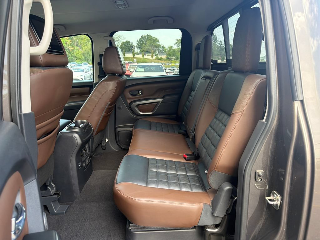 Used 2019 Nissan Titan Platinum Reserve AWD/4WD image 27
