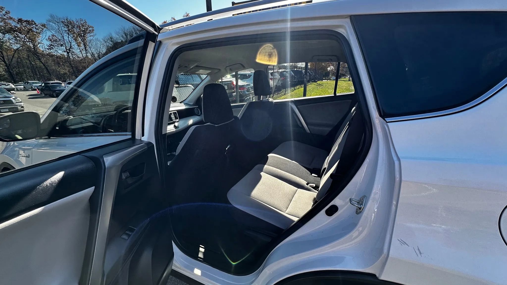 Used 2018 Toyota RAV4 XLE image 21