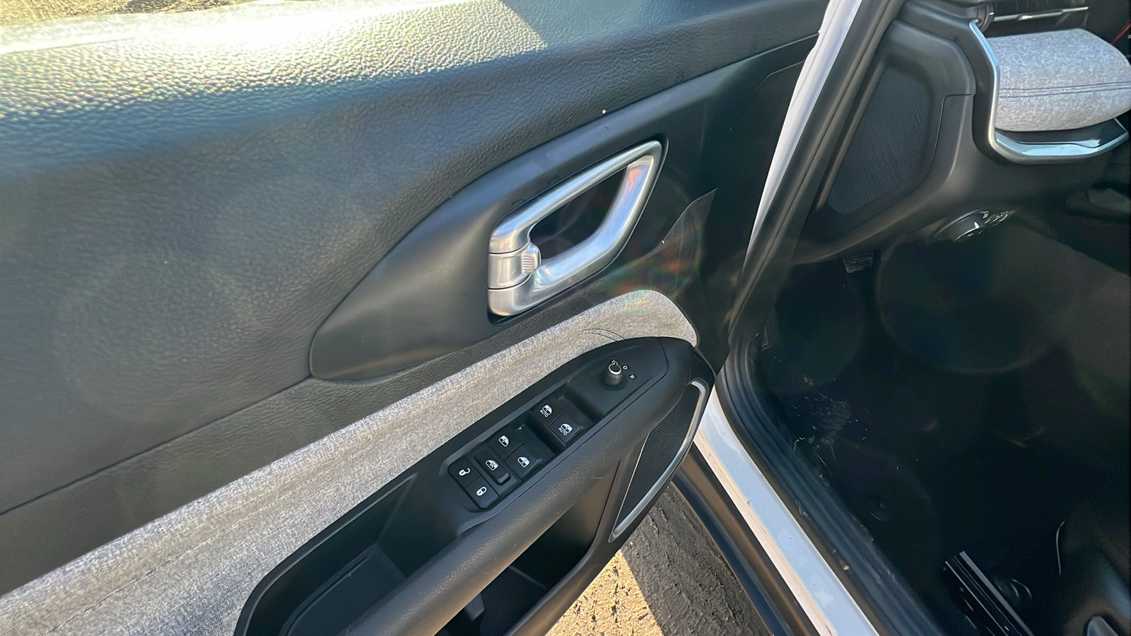 Used 2024 Jeep Compass Latitude image 15