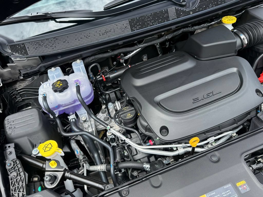 New 2027 Chrysler Pacifica Select FWD image 58