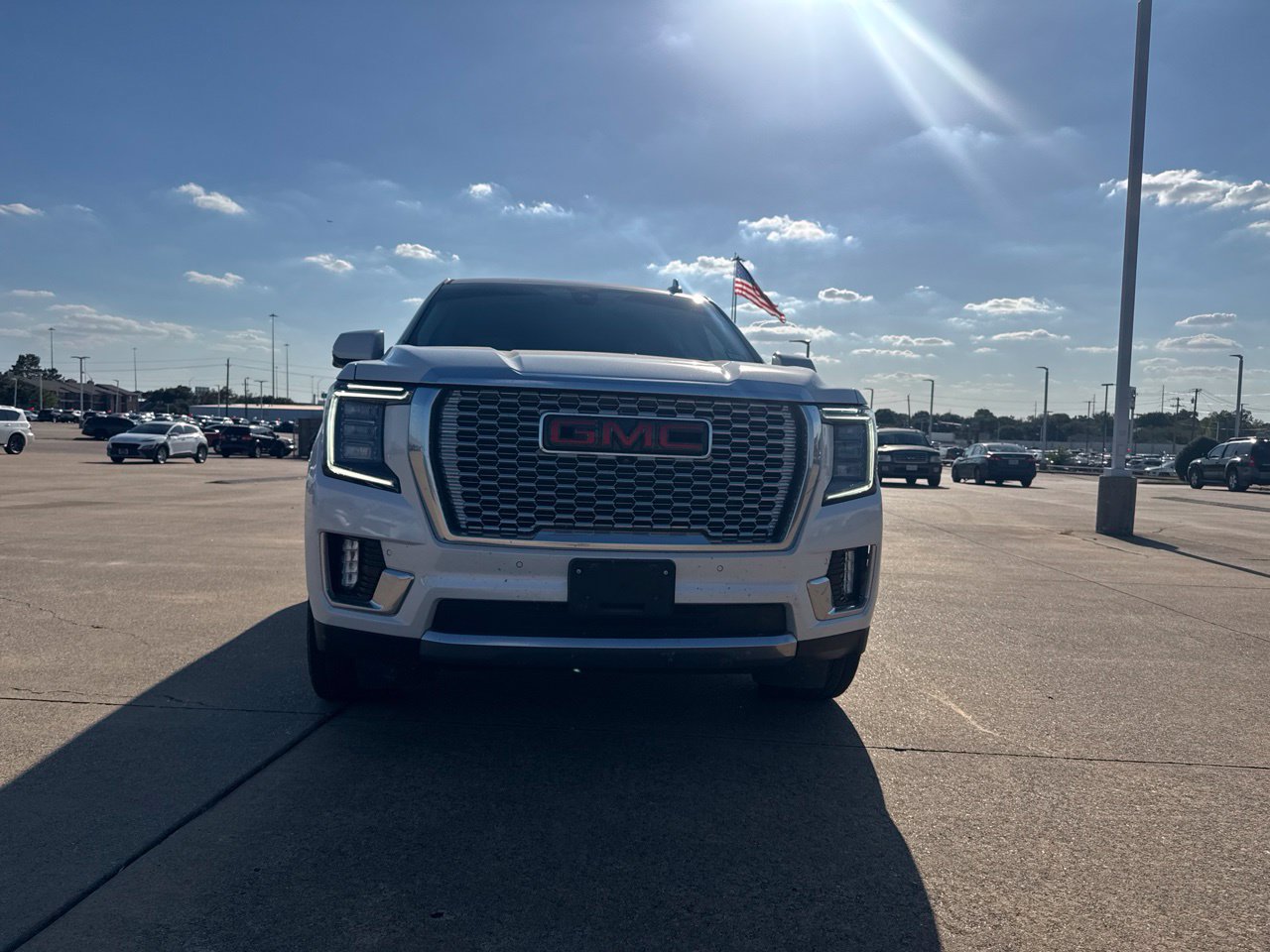 Used 2021 GMC Yukon Denali w/ LPO, Illumination Package AWD/4WD image 6