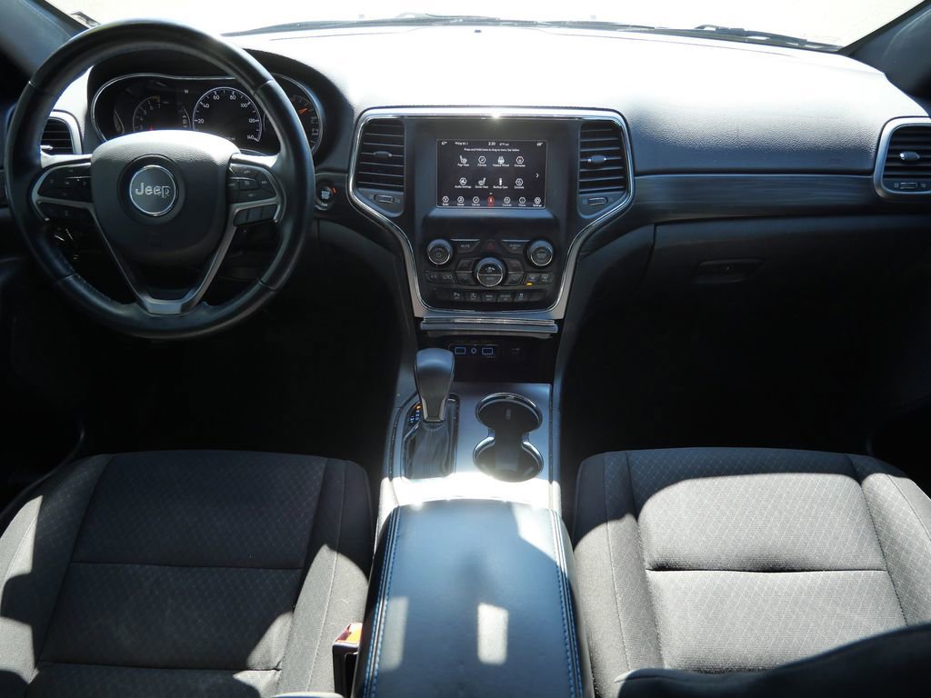 Used 2019 Jeep Grand Cherokee Laredo image 31
