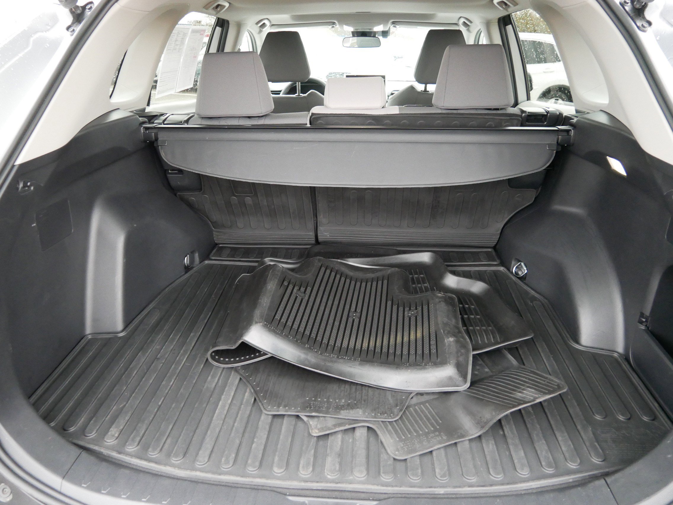 Used 2022 Toyota RAV4 XLE w/ Convenience Package image 18