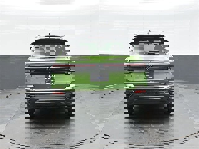 New 2026 Volkswagen Taos SE image 6