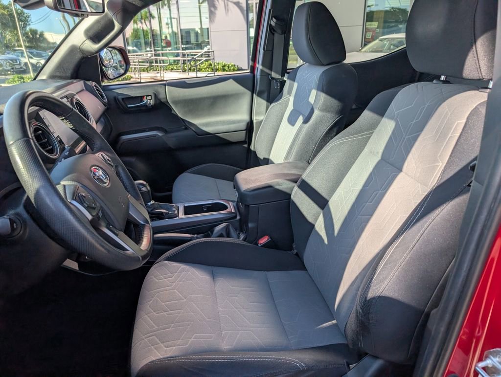 Used 2022 Toyota Tacoma TRD Sport image 10