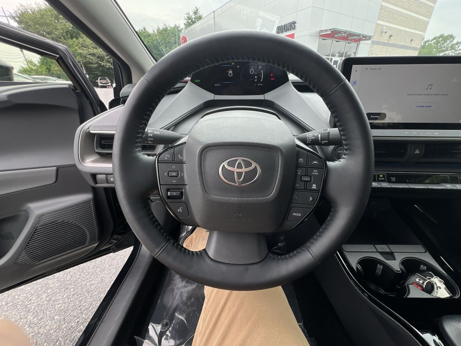 Used 2025 Toyota Prius XLE AWD/4WD image 16