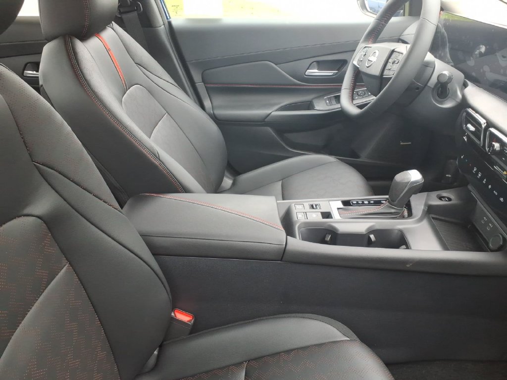 New 2026 Nissan Sentra SR w/ SR Premium Package FWD image 8