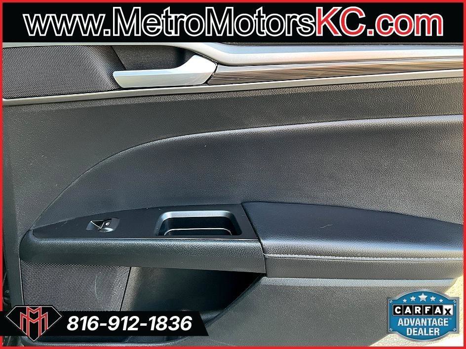 Used 2018 Ford Fusion SE w/ Fusion SE Technology Package image 35