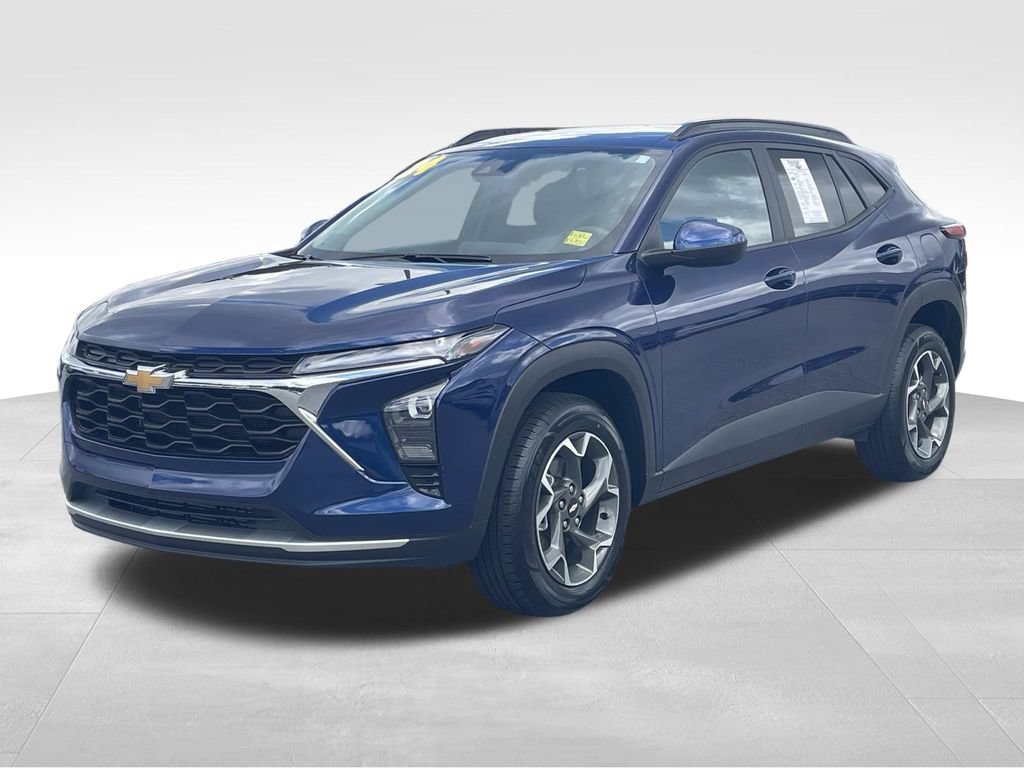 Used 2024 Chevrolet Trax LT w/ Driver Confidence Package FWD image 8
